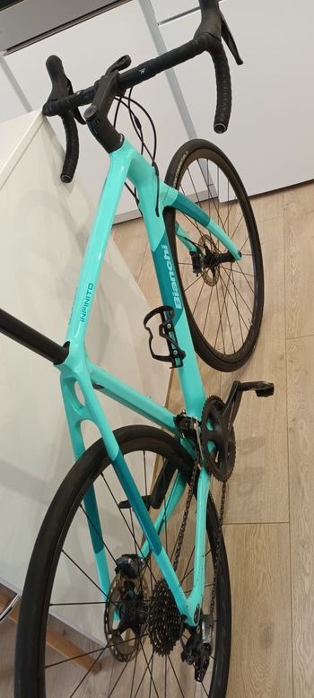 Used Bianchi Infinito CV Ultegra 2020 2020 Road & Gravel, Green — image 4 of 9