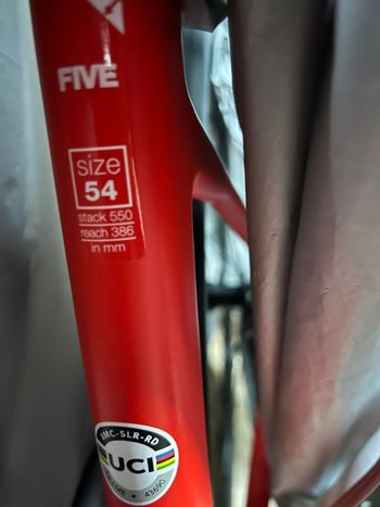 Used BMC Trackmachine Shimano Ultegra Di2 2023 Road & Gravel, Red — image 6 of 8
