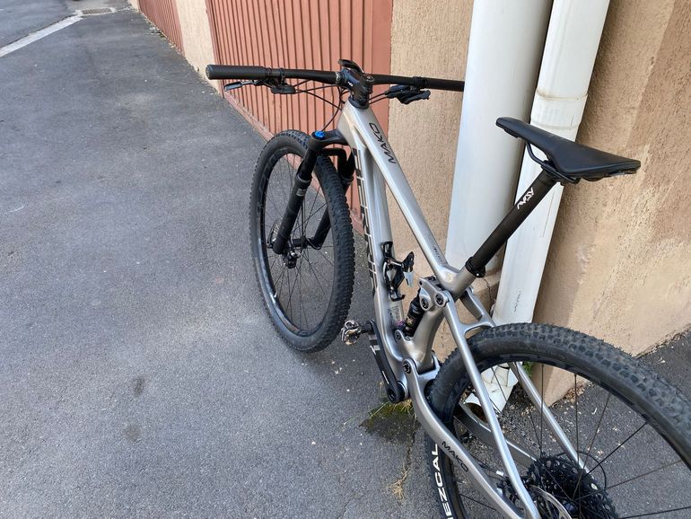 Used Berria MAKO 5 2022 2022 Mountainbike, Light Gray, 29 — image 2 of 3