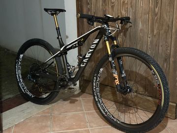 Tweedehands Canyon Lux CF 6 2021 2021 Mountainbike — afbeelding 4 van 7