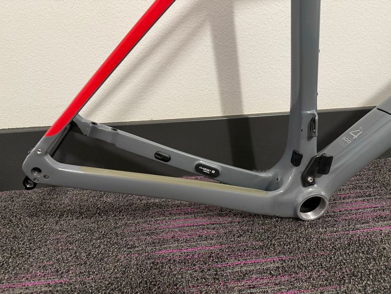 Used Trek Domane SL Disc Frameset 2021 Frameset 2021 Road & Gravel, Light Gray — image 4 of 13