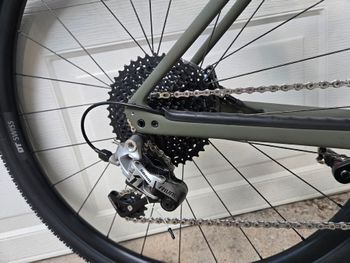 Used Specialized Diverge Comp Carbon 2022 2022 Road & Gravel, Green — image 3 of 8