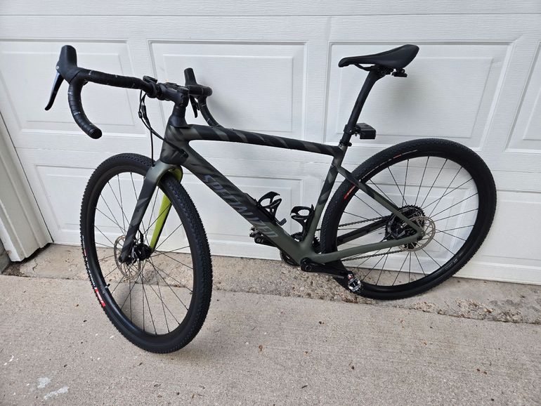 Used Specialized Diverge Comp Carbon 2022 2022 Road & Gravel, Green — image 2 of 8