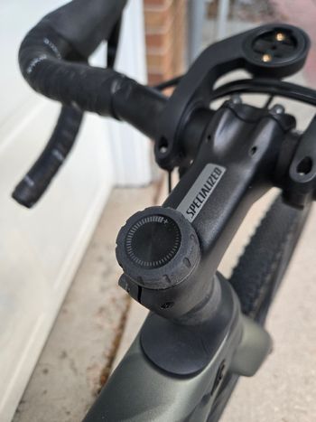 Used Specialized Diverge Comp Carbon 2022 2022 Road & Gravel, Green — image 7 of 8