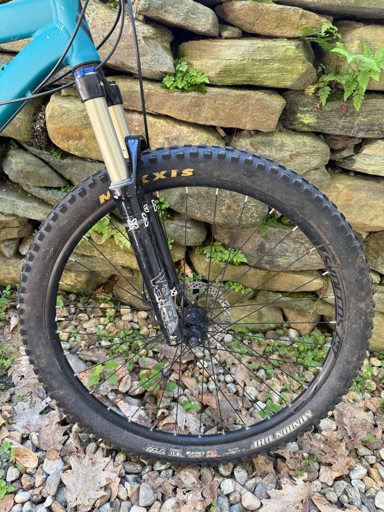 Used Diamondback Atroz 1 2023 2023 Mountainbike, Blue, 27.5 — image 2 of 7