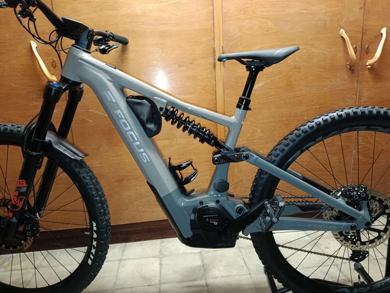 Used Focus SAM² 6.8 2025 2025 Mountainbike, Light Gray, 29, 27.5 — image 9 of 11
