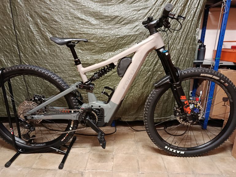 Used Focus SAM² 6.8 2025 2025 Mountainbike, Light Gray, 29, 27.5 — image 1 of 11