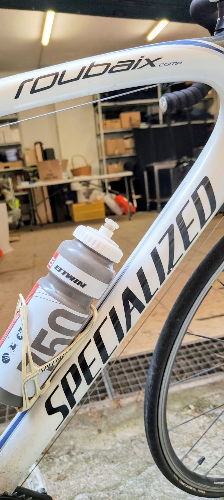 Used Specialized Roubaix Comp Compact 2010 2010 Road & Gravel, White — image 3 of 6