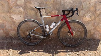 Used Berria NAII BR APEX XPLR AXS 2025 2025 Road & Gravel, Red — image 3 of 3