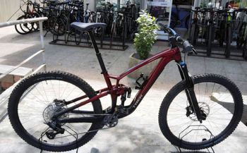 Used Trek Fuel ex SRAM GX Eagle AXS (T-Type) 2025 Mountainbike, Red — image 2 of 3