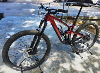 Used Trek Fuel ex SRAM GX Eagle AXS (T-Type) 2025 Mountainbike, Red — image 3 of 3