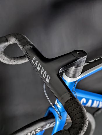 Used Canyon Ultimate CF SL Disc 8.0 Di2 Aero 2020 2020 Road & Gravel, Blue — image 19 of 21