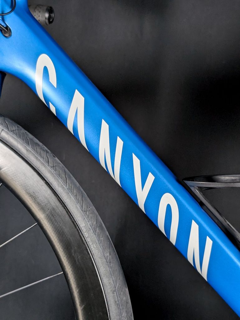 Used Canyon Ultimate CF SL Disc 8.0 Di2 Aero 2020 2020 Road & Gravel, Blue — image 9 of 21