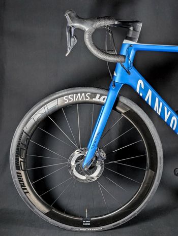 Used Canyon Ultimate CF SL Disc 8.0 Di2 Aero 2020 2020 Road & Gravel, Blue — image 13 of 21