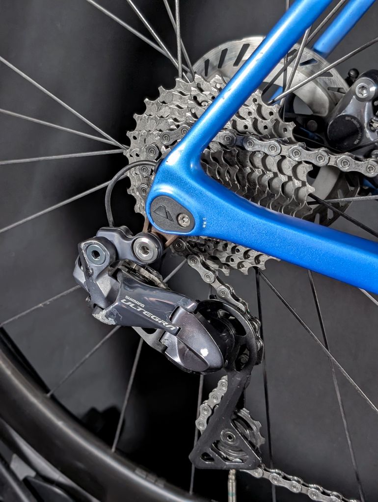 Used Canyon Ultimate CF SL Disc 8.0 Di2 Aero 2020 2020 Road & Gravel, Blue — image 16 of 21