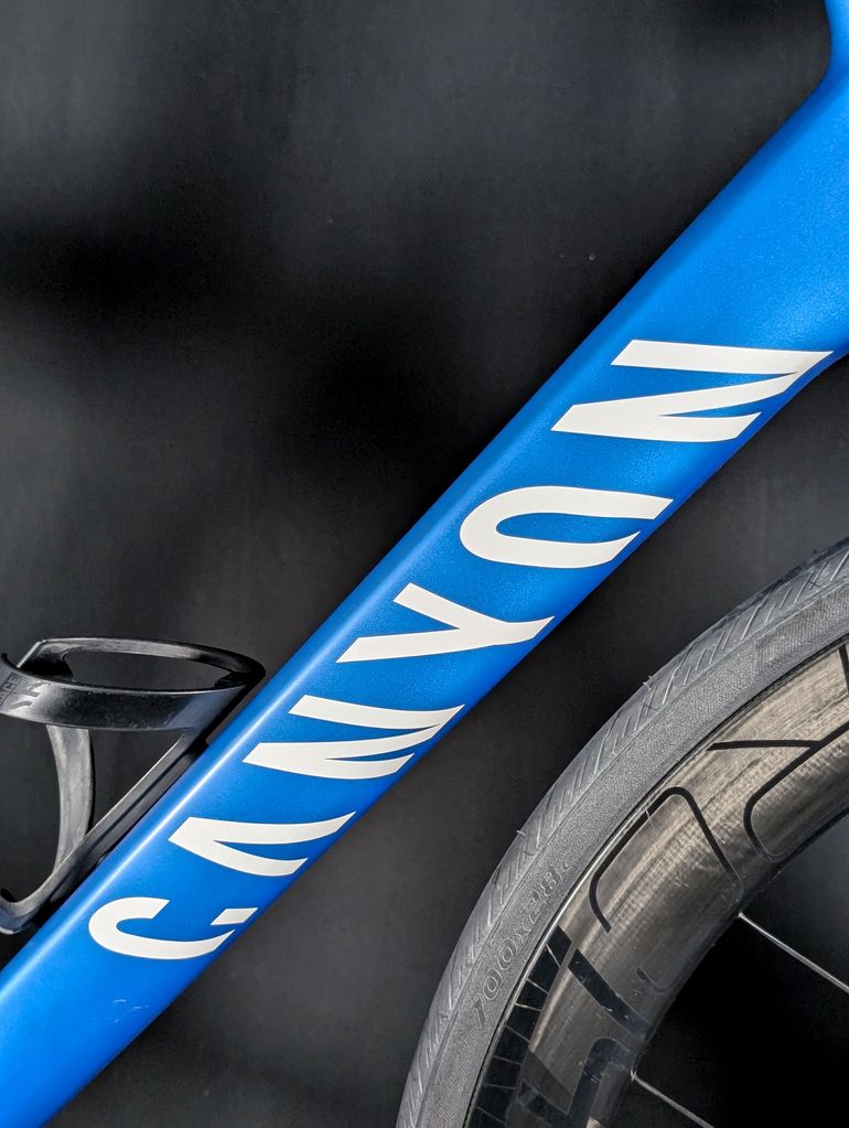 Used Canyon Ultimate CF SL Disc 8.0 Di2 Aero 2020 2020 Road & Gravel, Blue — image 11 of 21