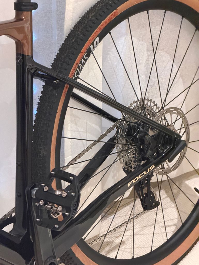 Used Focus ATLAS 8.9 2023 2023 Road & Gravel, Black — image 4 of 6