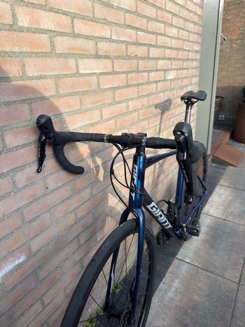Used Giant Contend AR 1 2024 2024 Road & Gravel, Blue — image 24 of 27