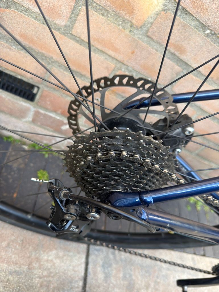 Used Giant Contend AR 1 2024 2024 Road & Gravel, Blue — image 6 of 27