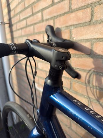Used Giant Contend AR 1 2024 2024 Road & Gravel, Blue — image 23 of 27