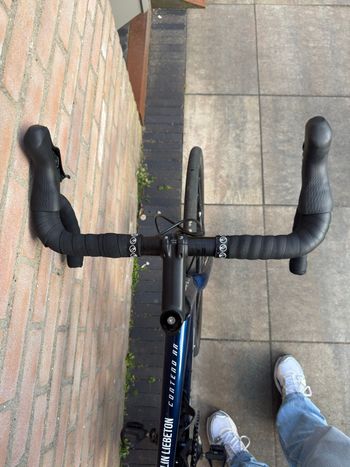 Used Giant Contend AR 1 2024 2024 Road & Gravel, Blue — image 10 of 27