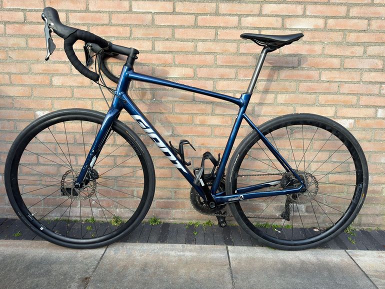 Used Giant Contend AR 1 2024 2024 Road & Gravel, Blue — image 2 of 27
