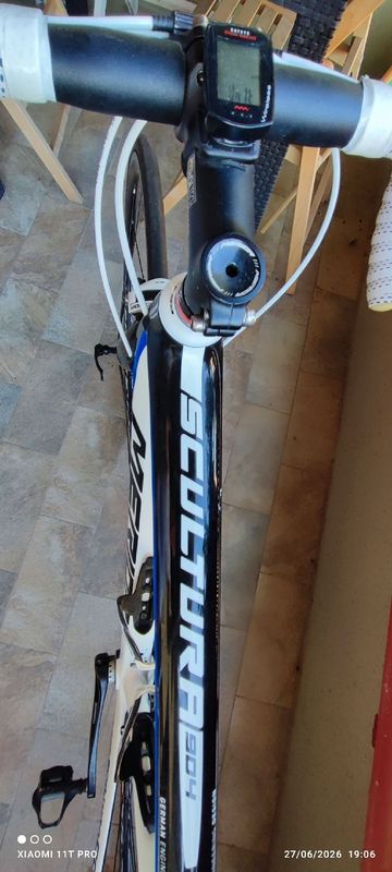 Used Merida Scultura Shimano 105 2015 Road & Gravel, White — image 8 of 9