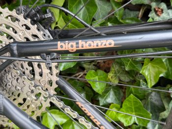Used Kona Big Honzo 2023 2023 Mountainbike, Black, 27.5 — image 2 of 3