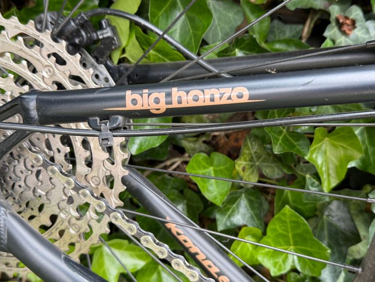 Used Kona Big Honzo 2023 2023 Mountainbike, Black, 27.5 — image 2 of 3