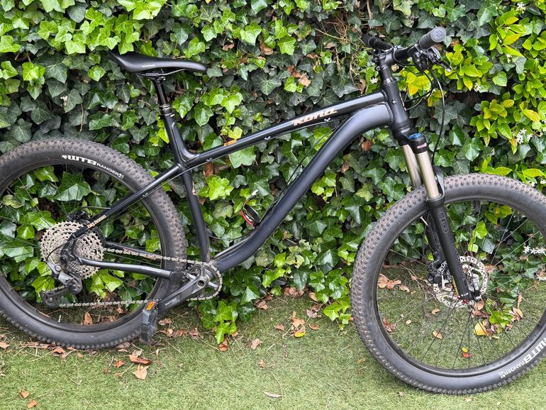 Used Kona Big Honzo 2023 2023 Mountainbike, Black, 27.5 — image 1 of 3