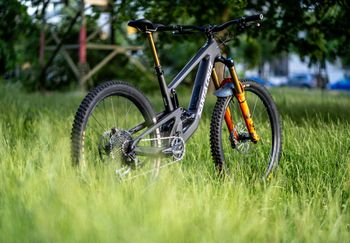 Używany Santa Cruz NOMAD S / Carbon C 2023 2023 Mountainbike — zdjęcie 2 z 5