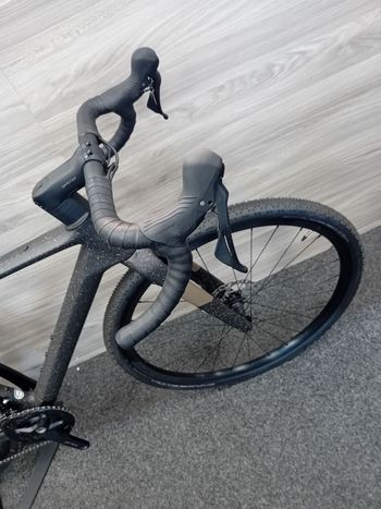 Used Scott Addict Gravel 40 2024 2024 Road & Gravel, Black — image 3 of 5