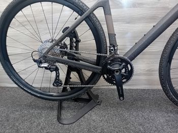 Used Scott Addict Gravel 40 2024 2024 Road & Gravel, Black — image 2 of 5