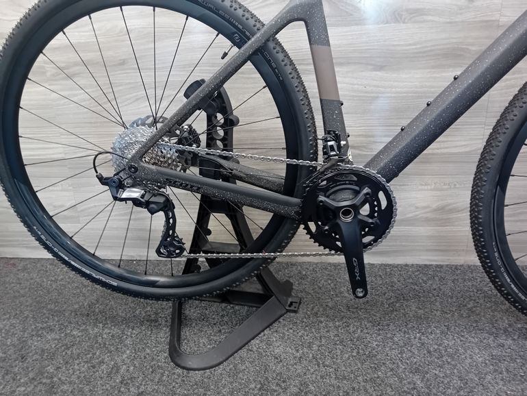 Used Scott Addict Gravel 40 2024 2024 Road & Gravel, Black — image 2 of 5