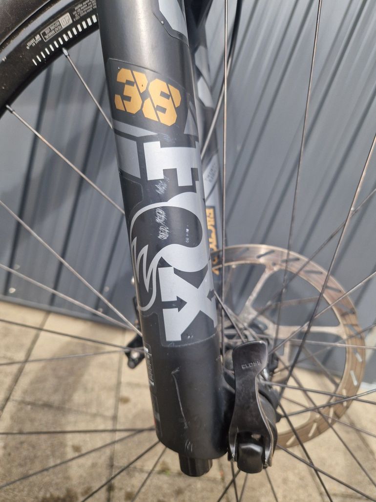 Used Canyon Strive CFR 2024 2024 Mountainbike, Green, 29 — image 7 of 18