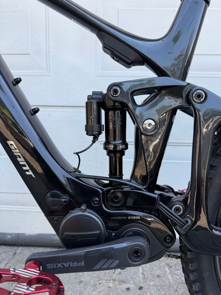 Used Giant Trance X Advanced, E+ Elite 1 2023 2023 Mountainbike, Black, 27.5 — image 15 of 18