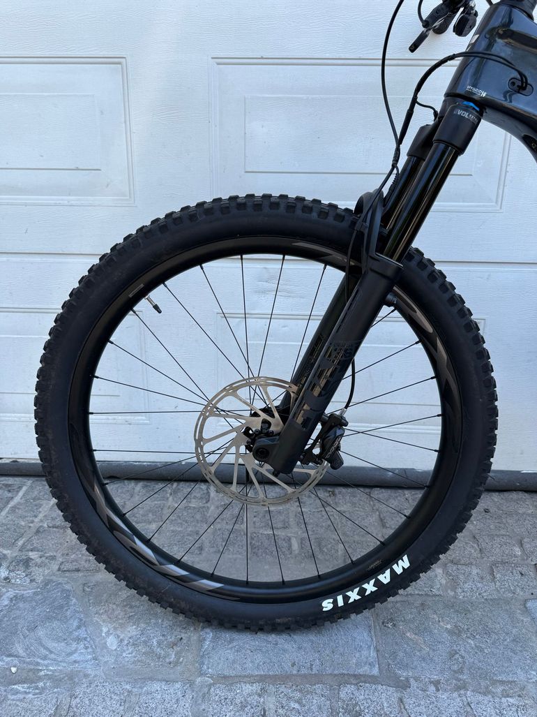 Used Giant Trance X Advanced, E+ Elite 1 2023 2023 Mountainbike, Black, 27.5 — image 13 of 18