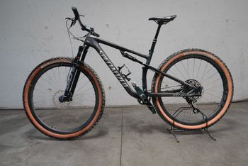 Używany Specialized Epic EVO Expert 2021 2021 Mountainbike — zdjęcie 2 z 14