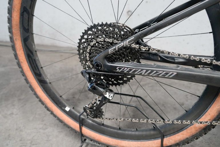 Używany Specialized Epic EVO Expert 2021 2021 Mountainbike — zdjęcie 3 z 14