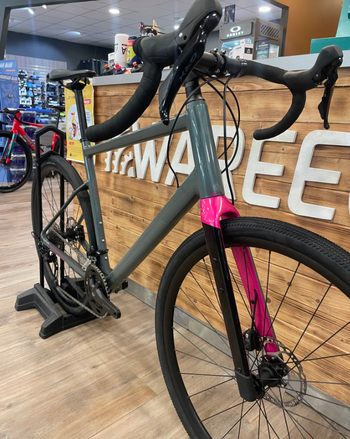BMC URS AL THREE 2023 2023 Road & Gravel d'occasion — image 3 sur 5