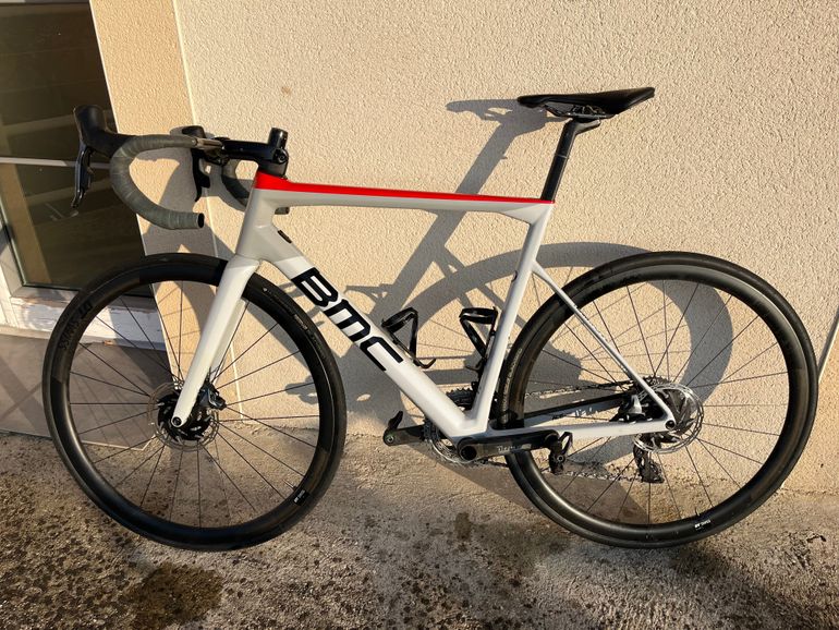 Käytetty BMC Teammachine SLR01 DISC THREE 2020 2020 Road & Gravel — kuva 1 / 6