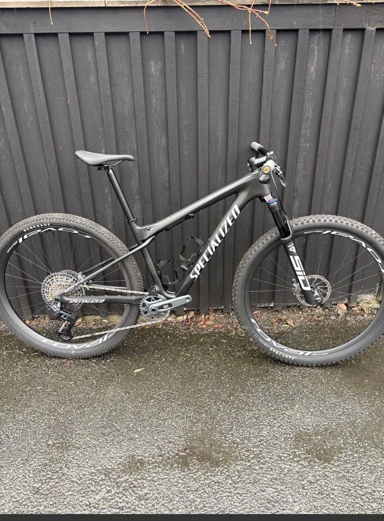 Specialized Epic SRAM GX Eagle AXS 2025 Mountainbike de segunda mano, Negro — imagen 2 de 3