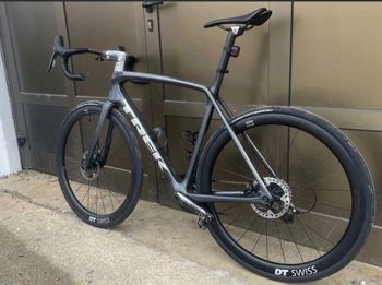 Used Trek Émonda SL 6 Disc 2022 2022 Road & Gravel, Light Gray — image 7 of 8