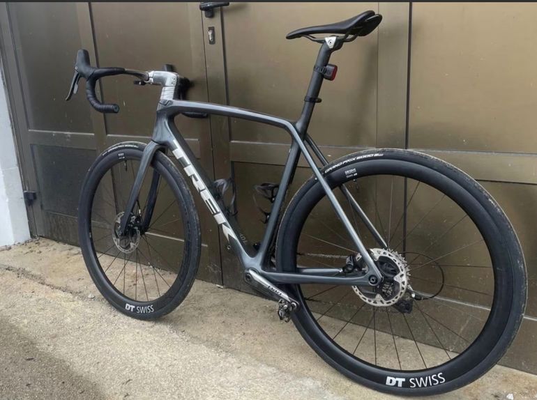 Used Trek Émonda SL 6 Disc 2022 2022 Road & Gravel, Light Gray — image 7 of 8