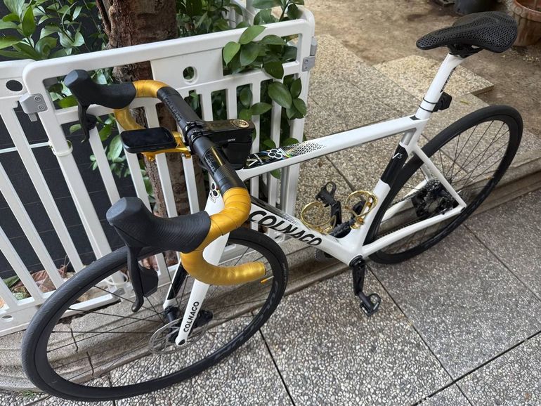 Used Colnago V3 Disc Rival AXS Bike 2024 2024 Road & Gravel, White — image 3 of 8