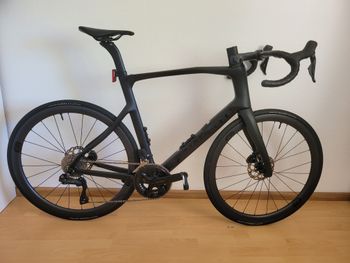 Używany Pinarello X3 105 Di2 2024 2024 Road & Gravel