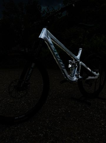 Used Pivot MACH 6 Frame 2025 Frameset 2025 Mountainbike, Black, 27.5 — image 2 of 3