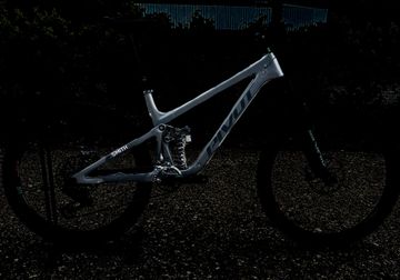 Used Pivot MACH 6 Frame 2025 Frameset 2025 Mountainbike, Black, 27.5 — image 1 of 3