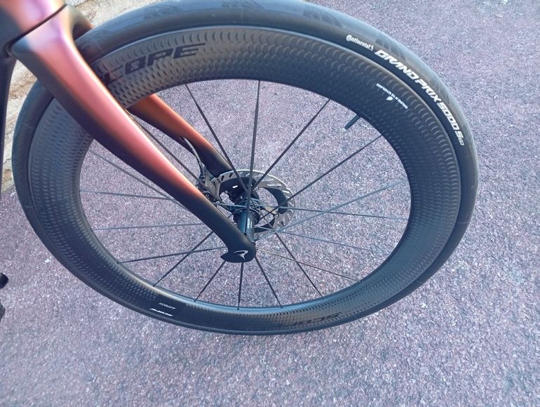 Używany Pinarello DOGMA F DURA ACE Di2 2025 2025 Road & Gravel — zdjęcie 5 z 11