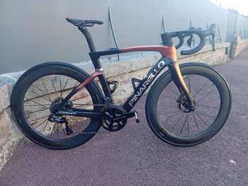Używany Pinarello DOGMA F DURA ACE Di2 2025 2025 Road & Gravel